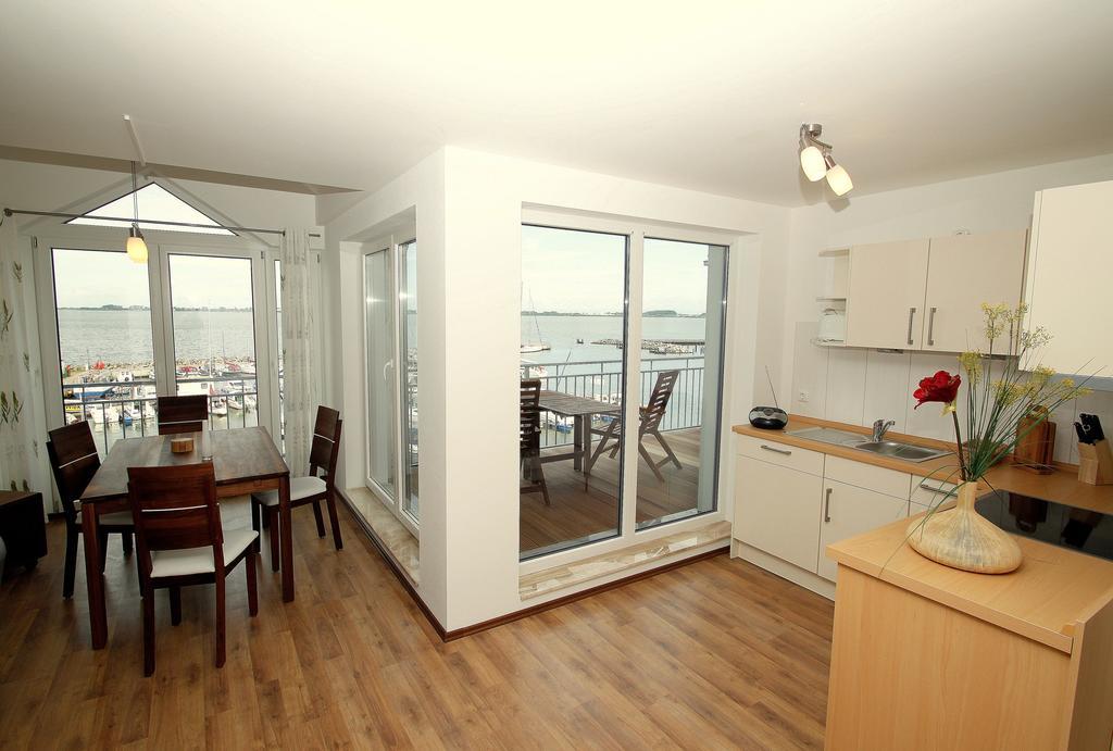 Ferienwohnung Wiek Im Hafenkieker Wiek auf Rugen Ruang foto