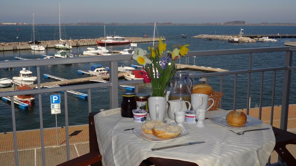 Ferienwohnung Wiek Im Hafenkieker Wiek auf Rugen Ruang foto