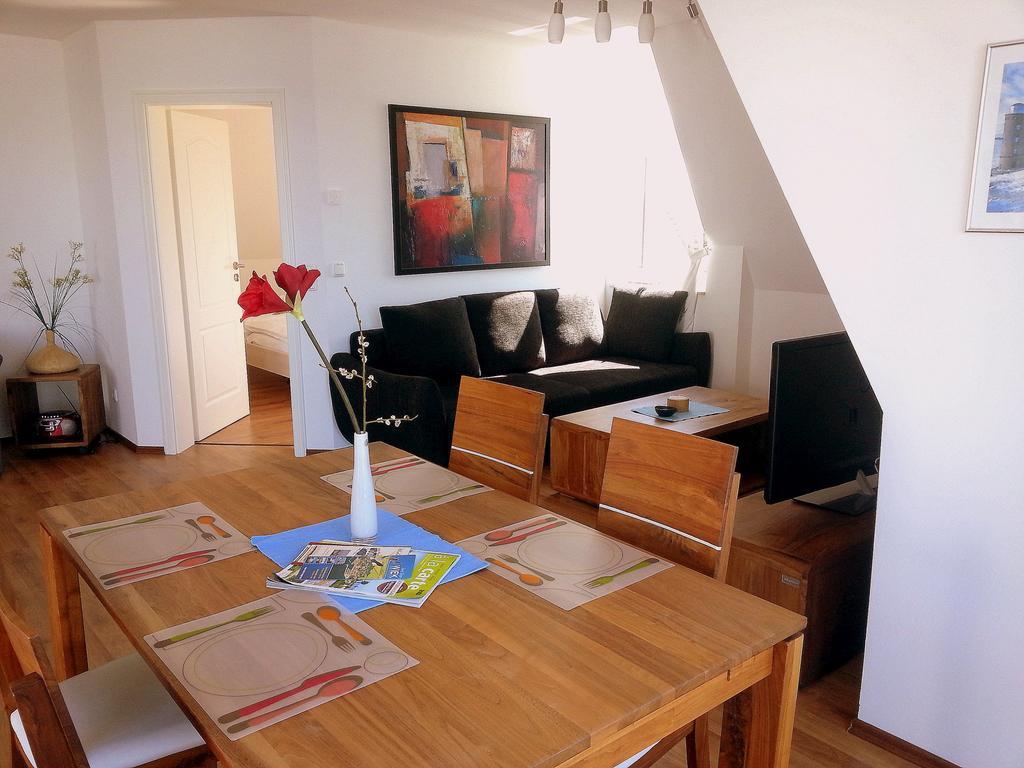 Ferienwohnung Wiek Im Hafenkieker Wiek auf Rugen Ruang foto