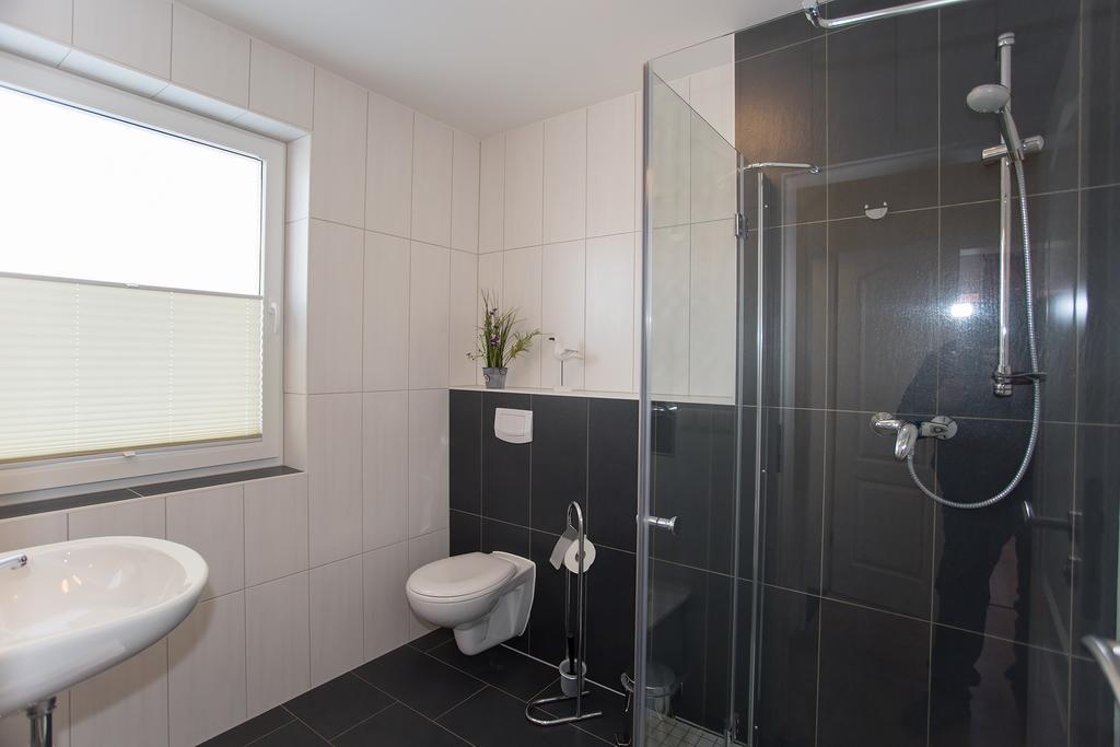 Ferienwohnung Wiek Im Hafenkieker Wiek auf Rugen Ruang foto