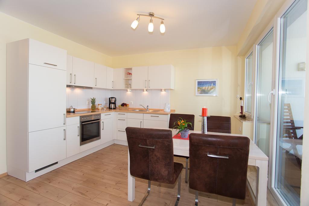 Ferienwohnung Wiek Im Hafenkieker Wiek auf Rugen Ruang foto